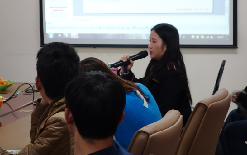 昆明天度網(wǎng)絡(luò)公司從2013年開始籌備新媒體營銷公益講座和老客戶網(wǎng)絡(luò)營銷沙龍，我們邀請了國內(nèi)網(wǎng)絡(luò)營銷和移動互聯(lián)網(wǎng)營銷專家親臨公司，為保證培訓(xùn)質(zhì)量和溝通效果，我們每次只邀請20-30家老客戶參加（全免費(fèi)），我們將秉承全公益、全免費(fèi)、不推銷任何產(chǎn)品和服務(wù)、只講干貨等原則，為新老客戶創(chuàng)造更多價(jià)值。